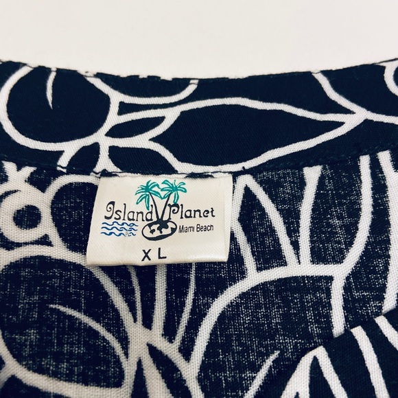 ISLAND TIME Rayon Black White Top, Size XL - Picture 4 of 4